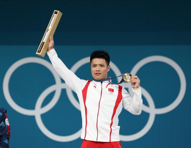 华体会官方-李发彬卫冕成功 巴黎周期61公斤级是属于他的时代